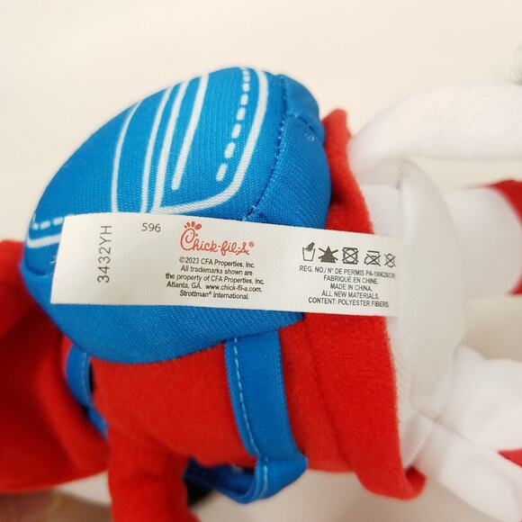 Chick Fil A Cow Backpack Hoodie Map Ball Cap Hiking Plush Ad Stuffed Animal - Picture 5 of 6